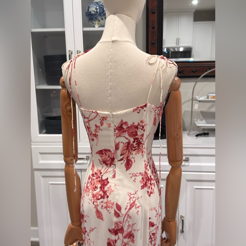 Reformation Fallon Dress in Blush Floral | Size [2] - Picture 8 of 12